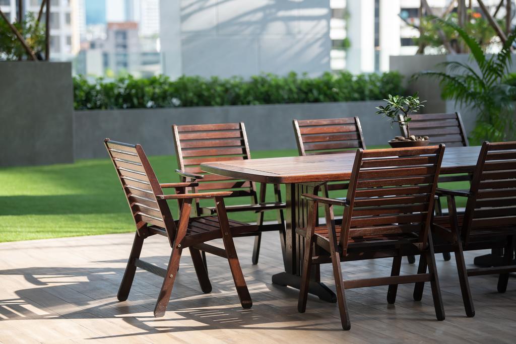 Jasmine 59 Hotel Bangkok Exterior foto Outdoor furniture